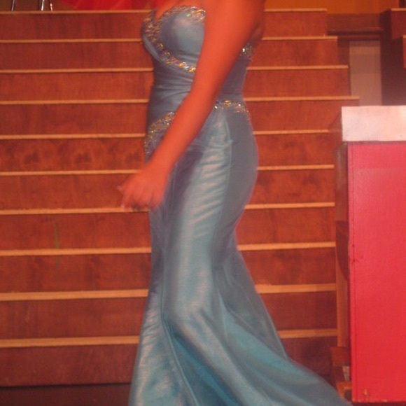 Prom Dress - Picture 1 of 4